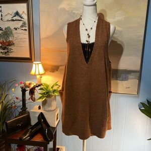 Elegant Brown Women's Knit Vest